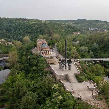 Bobevata Guest House - Floor 2 - Stunning View Old Town Veliko Turnovo Bagian luar foto