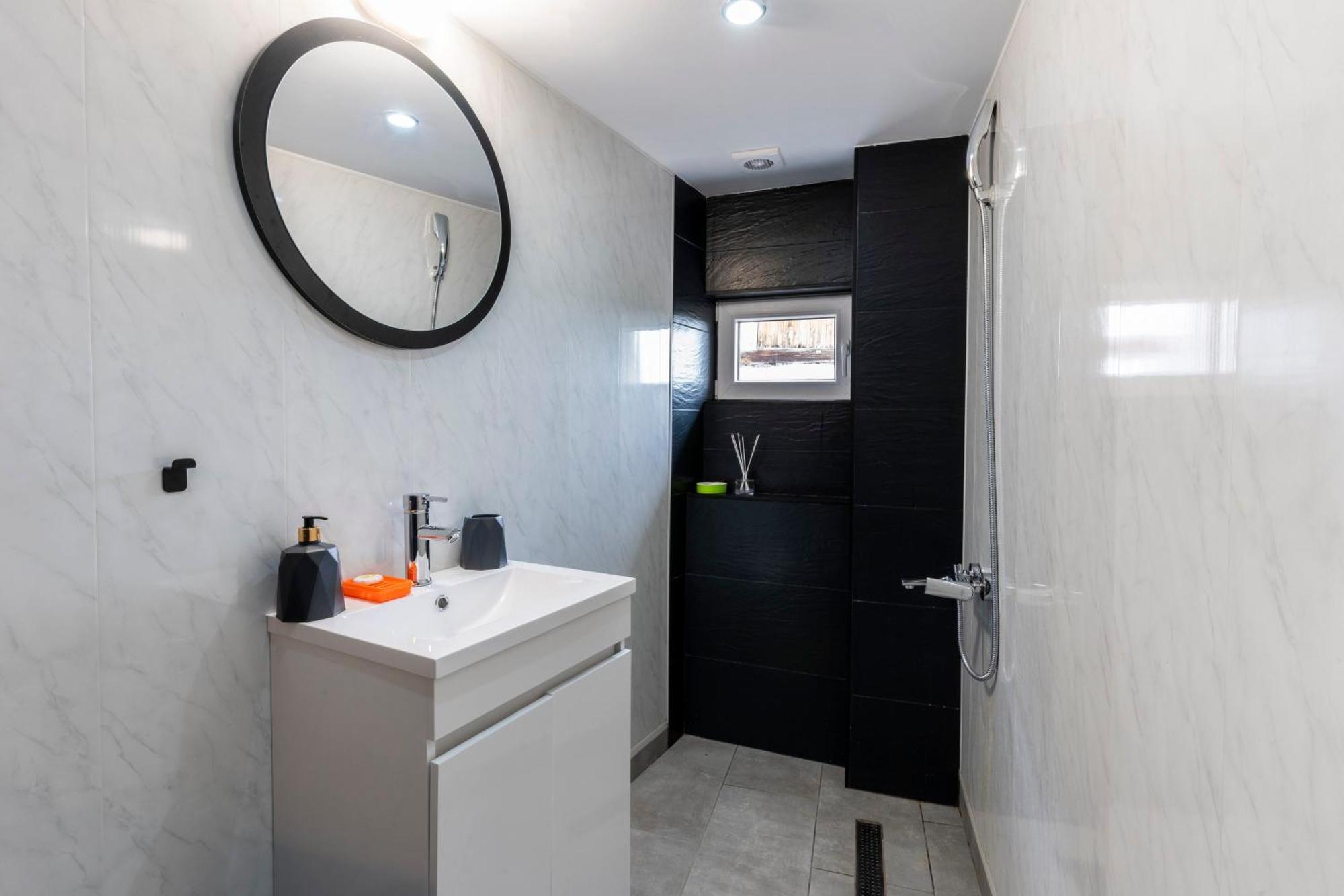 Bobevata Guest House - Floor 2 - Stunning View Old Town Veliko Turnovo Bagian luar foto