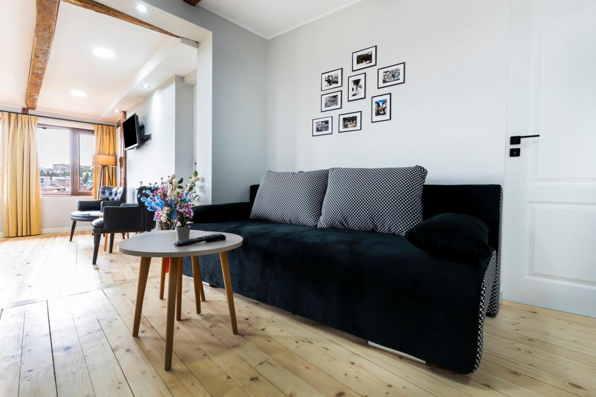 Bobevata Guest House - Floor 2 - Stunning View Old Town Veliko Turnovo Bagian luar foto