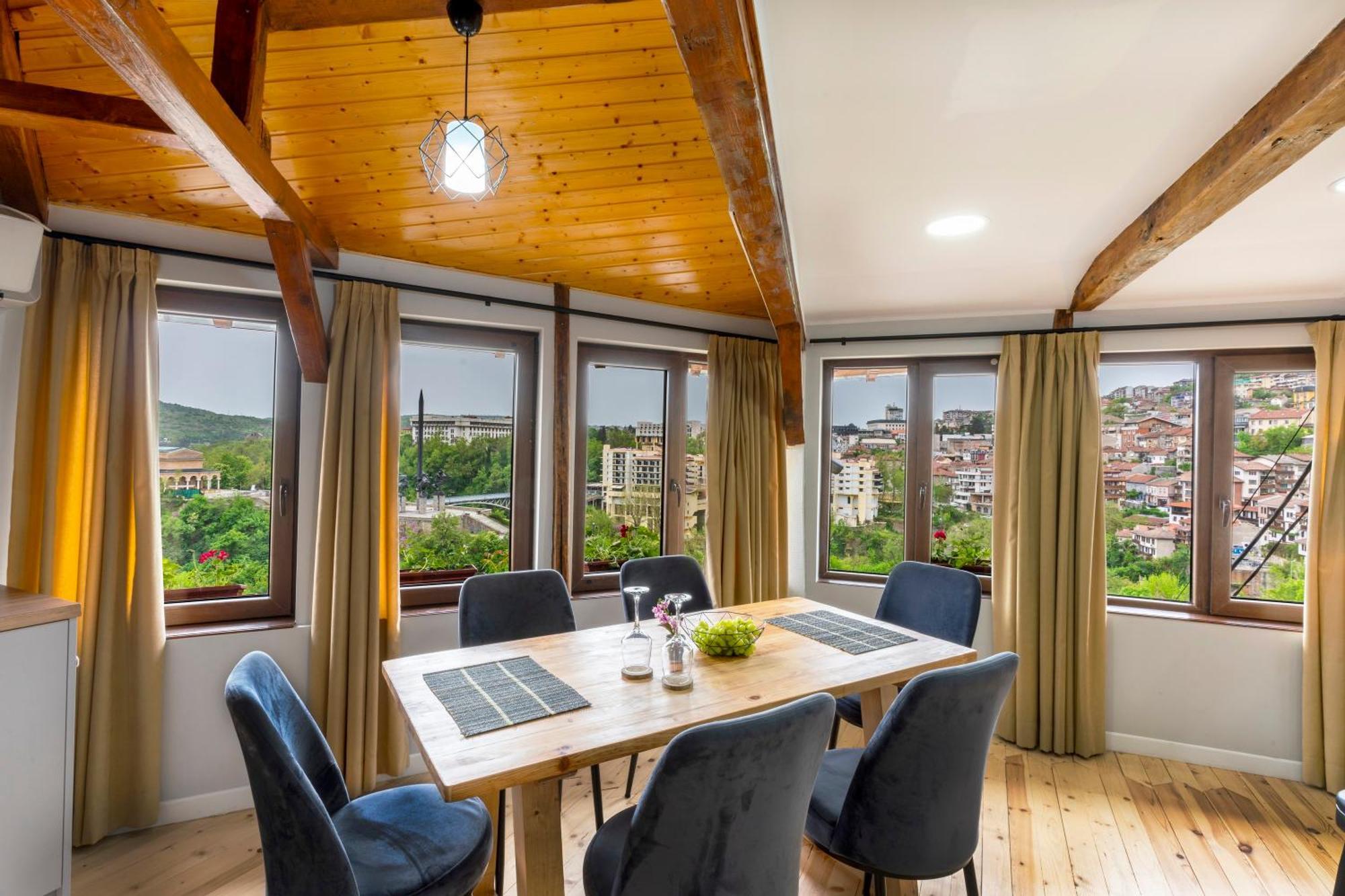 Bobevata Guest House - Floor 2 - Stunning View Old Town Veliko Turnovo Bagian luar foto
